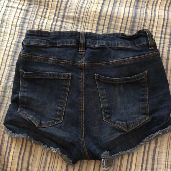 Ripped jean shorts - Picture 2 of 2